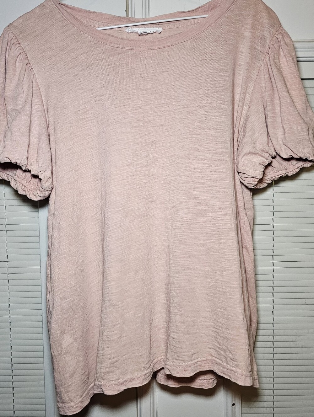 Jane + Delancey Women's Shirt Size M Pink Knit Puff Short Sleeve Ruffle